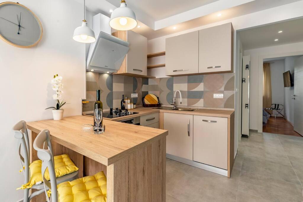 New Two Bedroom Apartment Maloni Pula Exteriör bild
